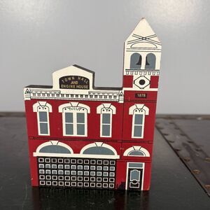 The Cats Meow 1990 Series Vll Town Hall and engine House